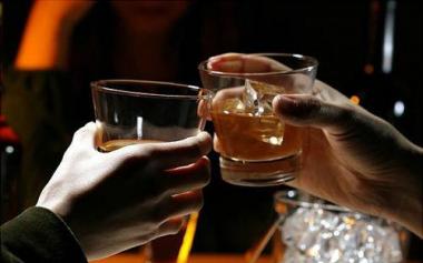 適度飲酒預防中風？最新研究發現喝酒少中風風險仍增高！