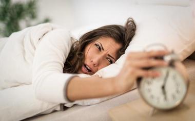 “到點了，我得回去睡覺”！人到中年睡眠到底有多重要？