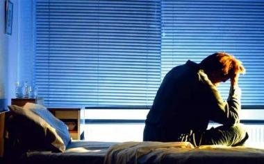 白天犯困夜晚清醒？老年人提高睡眠質量注意五點